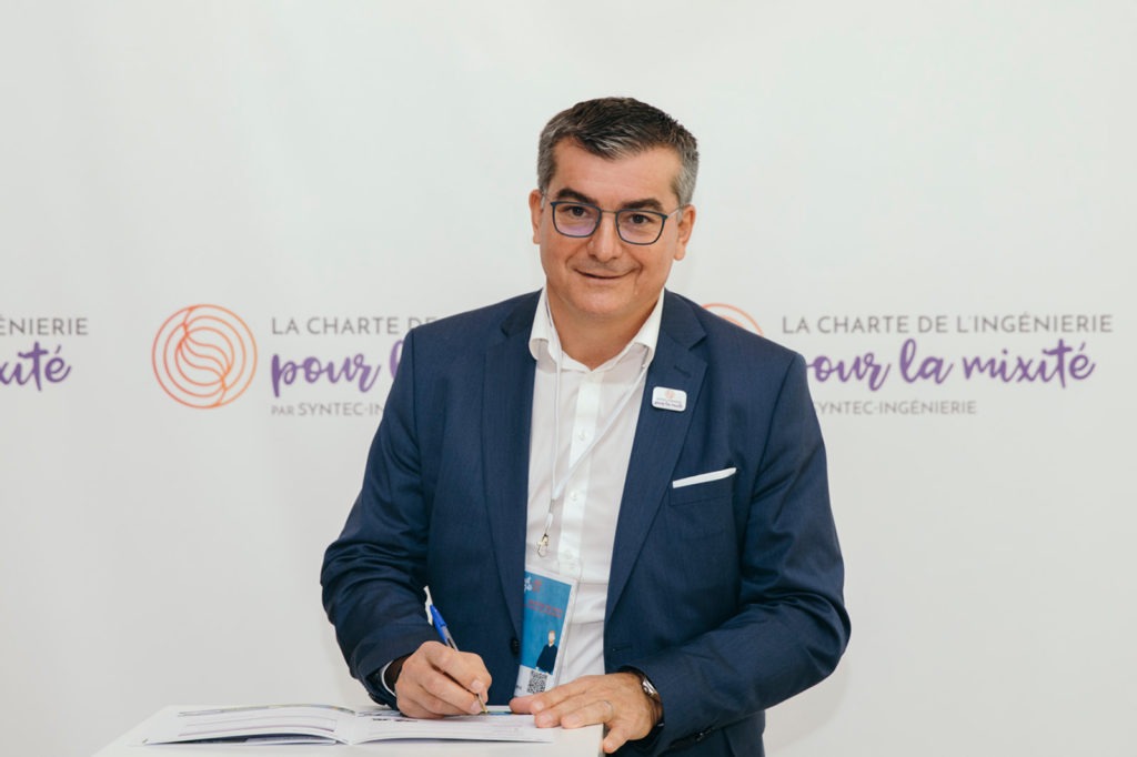 Philippe LANOIR signe la charte mixité